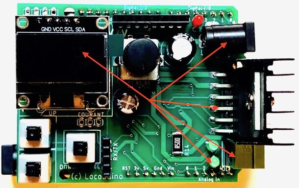 Figure 23 : Montage des connecteurs Alim et DCC, leds vertes et Oled