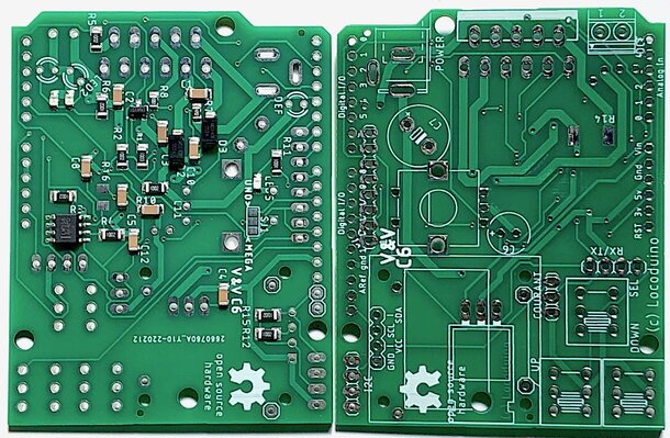 Figure 4 : les 2 faces du circuit imprimé, dont l'une équipée des composants CMS