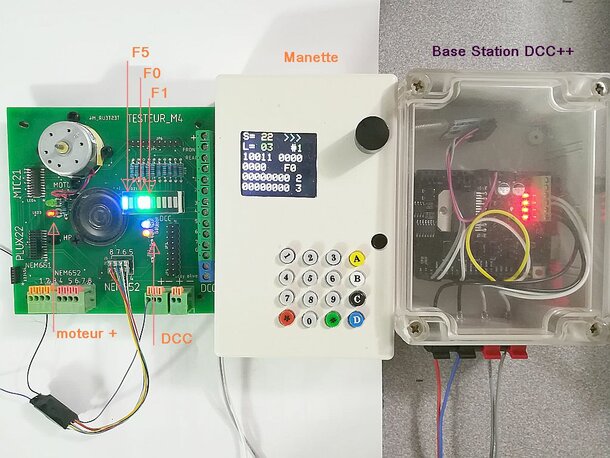 Le banc avec une BaseStation et une manette