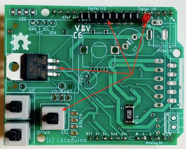 Figure 21 : Montage de la barette d'extension, la led rouge et le régulateur